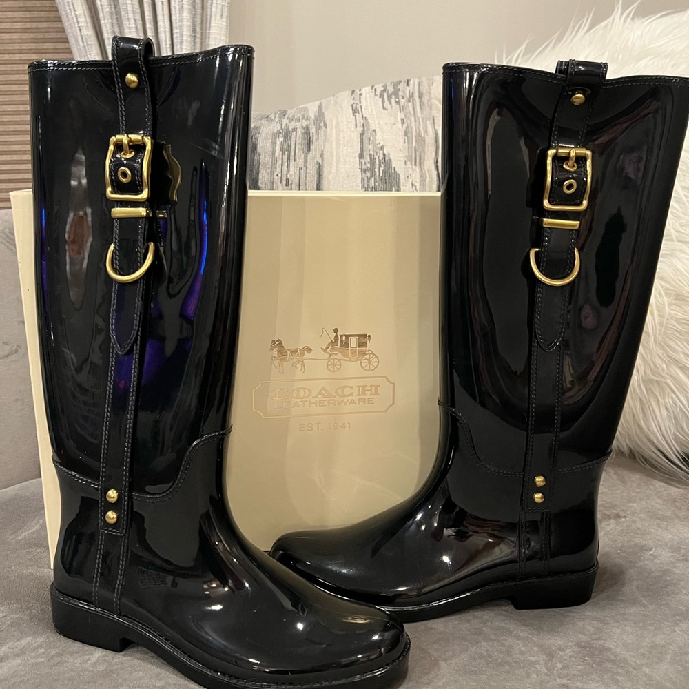 Coach Tasha shiny finish rainboot never worn
